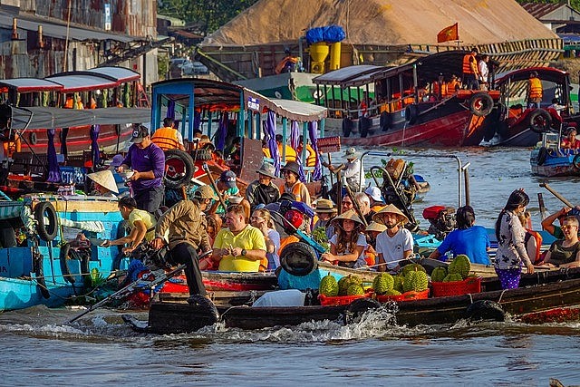Cai Rang Floating Market 'Floats' Again Cai Rang Floating Market 'Floats' Again