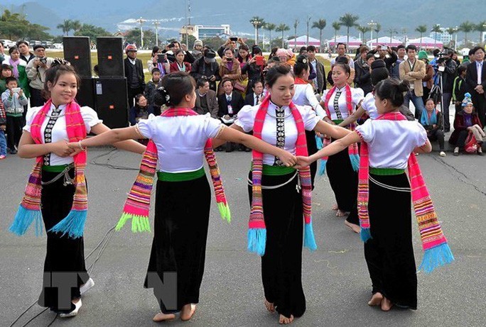 Trình diễn 15 di sản văn hóa phi vật thể được UNESCO ghi danh tại Phú Thọ Trình diễn 15 di sản văn hóa phi vật thể được UNESCO ghi danh tại Phú Thọ