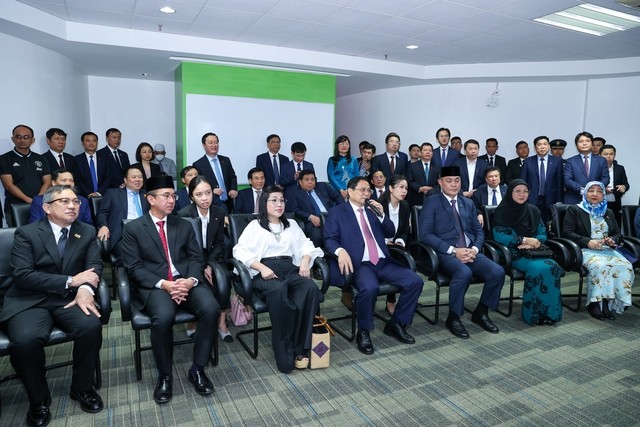 Thủ tướng thăm Đại học Quốc gia và lớp học tiếng Việt tại Brunei Thủ tướng thăm Đại học Quốc gia và lớp học tiếng Việt tại Brunei