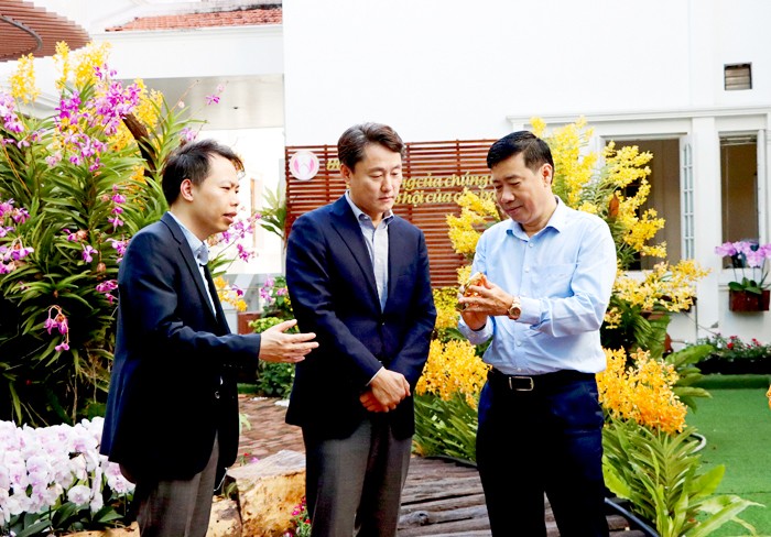 Lãnh đạo tỉnh Đồng Tháp tiếp khách tại không gian Cà phê Doanh nhân - doanh nghiệp Lãnh đạo tỉnh Đồng Tháp tiếp khách tại không gian Cà phê Doanh nhân - doanh nghiệp