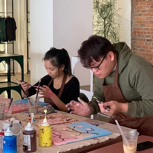 Handmade Your Valentine's Day Gifts with Diverse Workshops in Hanoi Handmade Your Valentine's Day Gifts with Diverse Workshops in Hanoi
