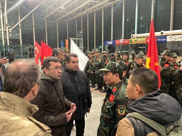 A team from the Vietnam People’s Army (VPA) has begun search and rescue efforts in Haci Omer Alpagot commune, Antakya city, Hatay province of Turkey, after their arrival in the locality on February 14. Photo: VNA A team from the Vietnam People’s Army (VPA) has begun search and rescue efforts in Haci Omer Alpagot commune, Antakya city, Hatay province of Turkey, after their arrival in the locality on February 14. Photo: VNA