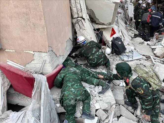 Động đất tại Thổ Nhĩ Kỳ và Syria: Các đoàn cứu hộ, cứu nạn của Việt Nam được đánh giá cao Động đất tại Thổ Nhĩ Kỳ và Syria: Các đoàn cứu hộ, cứu nạn của Việt Nam được đánh giá cao