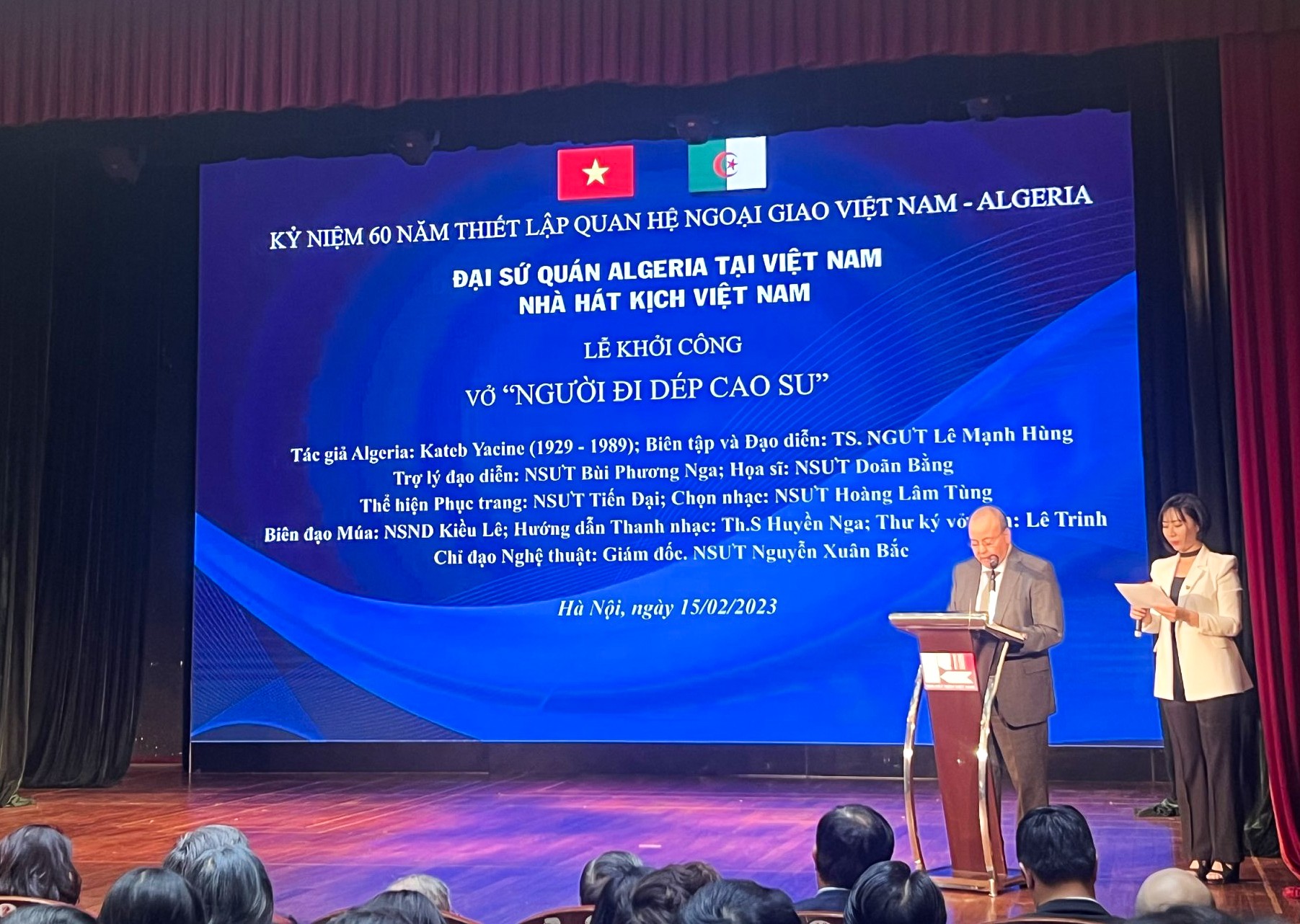 Đại sứ Algeria tại Việt Nam Boubazine Abdelhamid phát biểu tại lễ khởi công vở kịch (Ảnh: icd.gov.vn). Đại sứ Algeria tại Việt Nam Boubazine Abdelhamid phát biểu tại lễ khởi công vở kịch (Ảnh: icd.gov.vn).