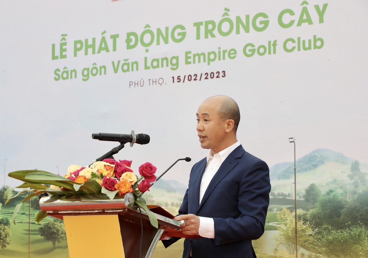 Ông Nhữ Văn Hoan, Tổng Giám đốc Vùng Trung du và miền núi phía Bắc của T&T Group, kiêm Tổng Giám đốc Công ty T&T Golf phát biểu tại Lễ phát động. Ông Nhữ Văn Hoan, Tổng Giám đốc Vùng Trung du và miền núi phía Bắc của T&T Group, kiêm Tổng Giám đốc Công ty T&T Golf phát biểu tại Lễ phát động.
