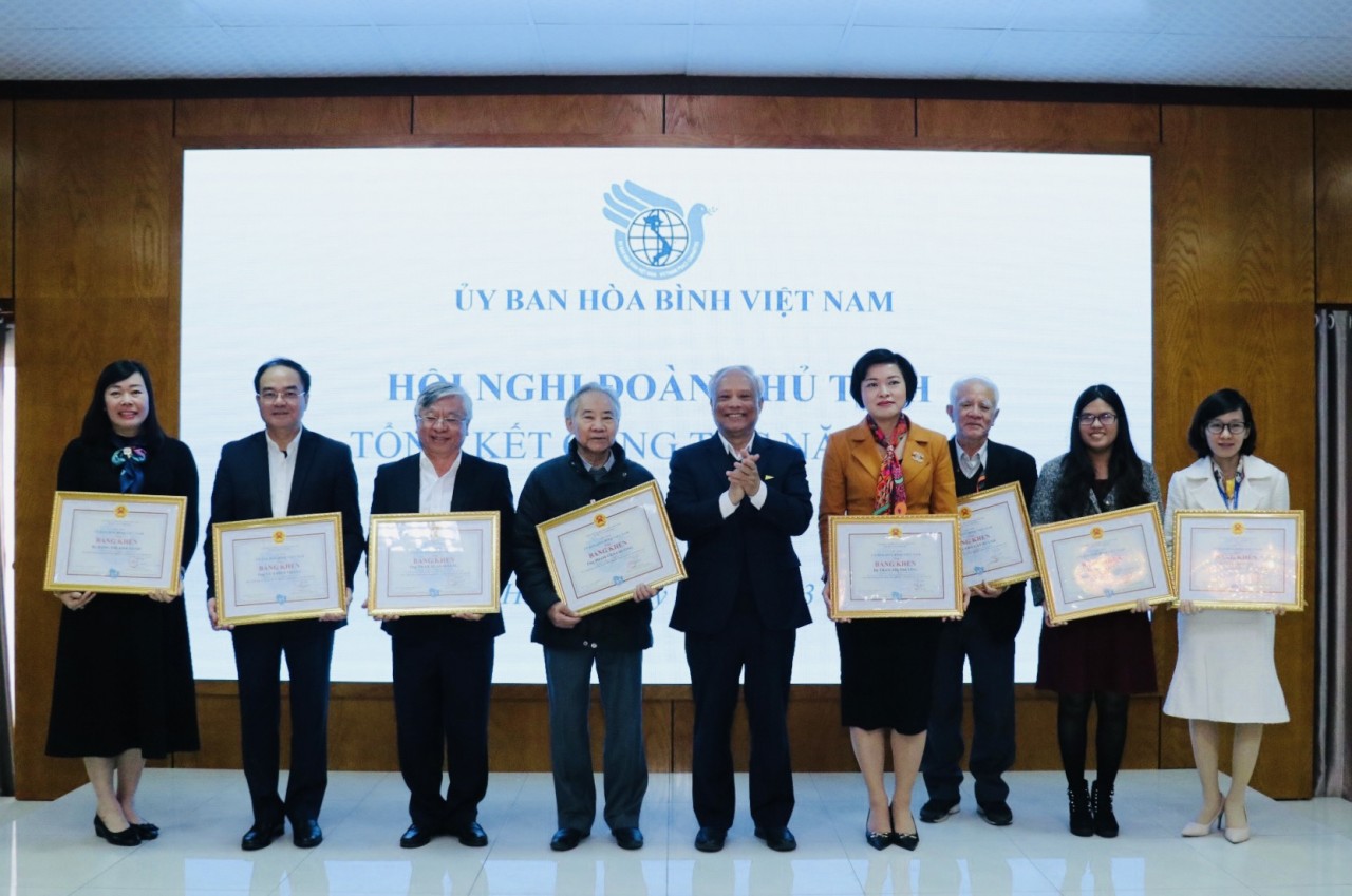 Giáo dục hòa bình là hoạt động trọng tâm của Ủy ban Hòa bình Việt Nam trong năm 2023 Giáo dục hòa bình là hoạt động trọng tâm của Ủy ban Hòa bình Việt Nam trong năm 2023
