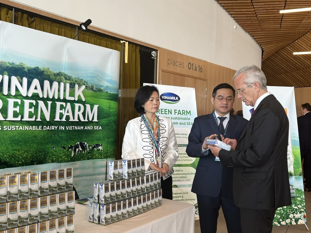 Sữa tươi đầu tiên trên thế giới đạt chứng nhận của Tổ chức Clean Label Project thuộc "Nhà Vinamilk" Sữa tươi đầu tiên trên thế giới đạt chứng nhận của Tổ chức Clean Label Project thuộc "Nhà Vinamilk"