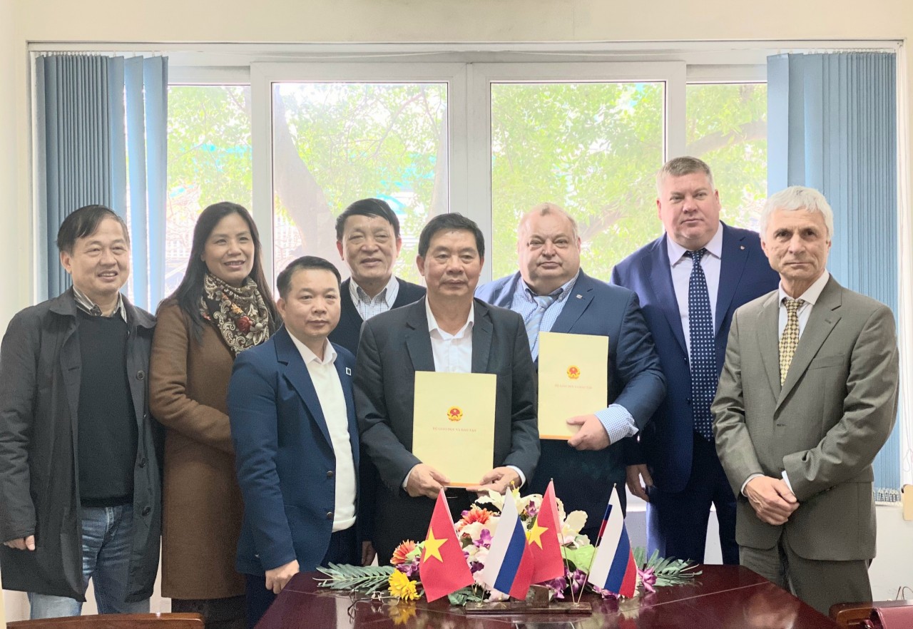 Phát triển hợp tác Việt - Nga trong lĩnh vực Khí tượng thuỷ văn Phát triển hợp tác Việt - Nga trong lĩnh vực Khí tượng thuỷ văn