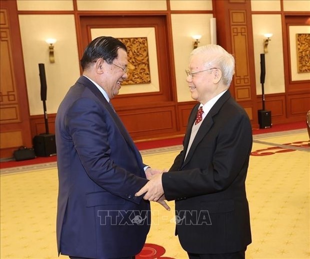 General Secretary of the Communist Party of Vietnam (CPV) Nguyen Phu Trong (R) and President of the Cambodian People's Party (CPP) and Prime Minister Hun Sen. Photo: VNA General Secretary of the Communist Party of Vietnam (CPV) Nguyen Phu Trong (R) and President of the Cambodian People's Party (CPP) and Prime Minister Hun Sen. Photo: VNA