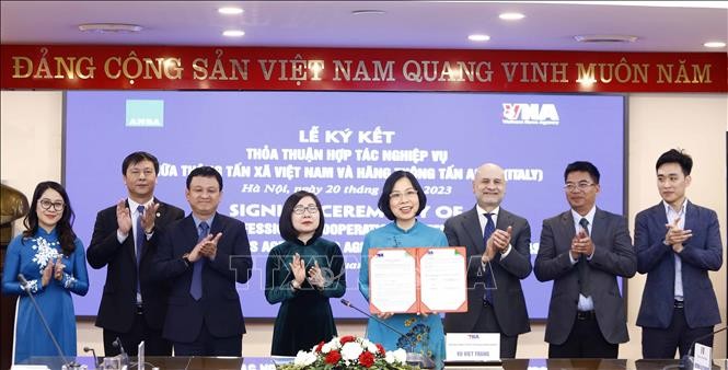 Góp phần thúc đẩy phát triển quan hệ song phương Việt Nam - Italy bằng cầu nối thông tin Góp phần thúc đẩy phát triển quan hệ song phương Việt Nam - Italy bằng cầu nối thông tin