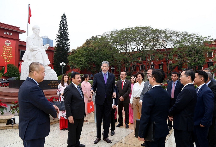 The MIU delegation visit the Ho Chi Minh National Academy of Politics. Photo courtesy of the academy The MIU delegation visit the Ho Chi Minh National Academy of Politics. Photo courtesy of the academy
