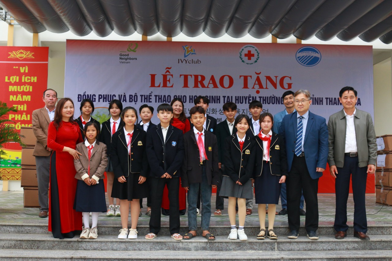 GNI trao tặng 97.285 bộ đồng phục cho học sinh Phú Thọ, Thanh Hóa GNI trao tặng 97.285 bộ đồng phục cho học sinh Phú Thọ, Thanh Hóa