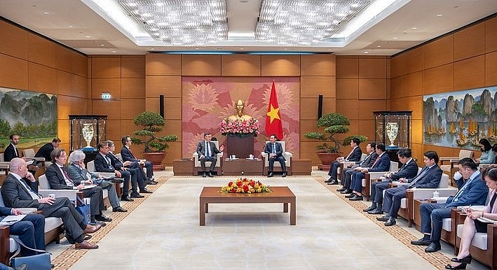 NA Chairman Vuong Dinh Hue says the EU is a top important partner in Vietnam’s foreign policy NA Chairman Vuong Dinh Hue says the EU is a top important partner in Vietnam’s foreign policy