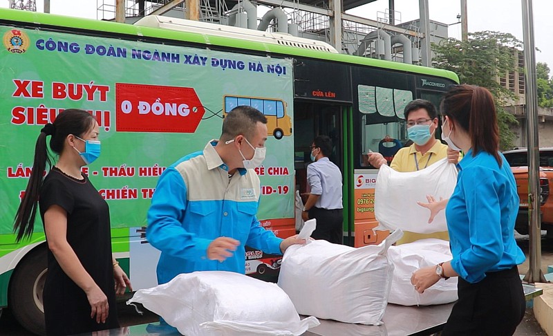 Tại Hà Nội, Tháng Công nhân đã trở thành Công đoàn Hà Nội chăm sóc sức khỏe, xe duyên cho công nhân