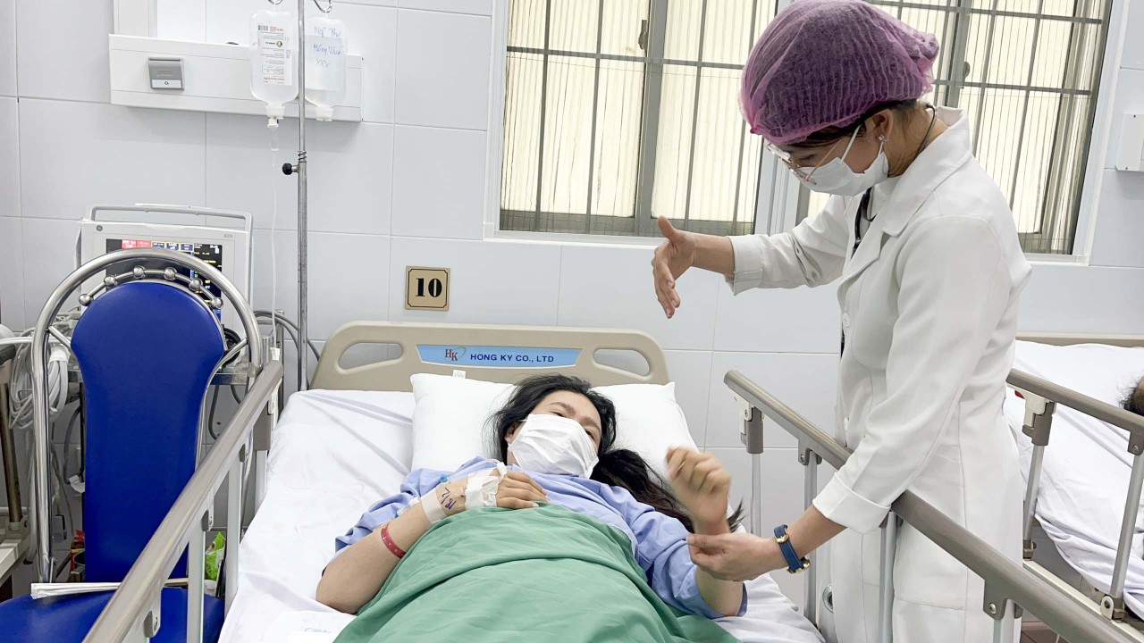 Cần Thơ: Nỗ lực cứu sống 2 sản phụ bị đột quỵ Cần Thơ: Nỗ lực cứu sống 2 sản phụ bị đột quỵ