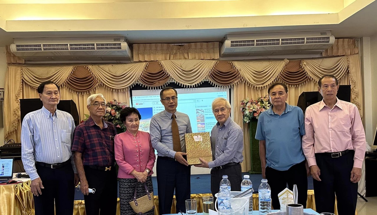 Thúc đẩy đầu tư, du lịch và giao lưu nhân dân giữa Việt Nam và tỉnh Nong Bua Lamphu (Thái Lan) Thúc đẩy đầu tư, du lịch và giao lưu nhân dân giữa Việt Nam và tỉnh Nong Bua Lamphu (Thái Lan)