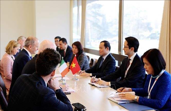 Phó Thủ tướng Trần Lưu Quang gặp và làm việc với lãnh đạo các nước Phó Thủ tướng Trần Lưu Quang gặp và làm việc với lãnh đạo các nước