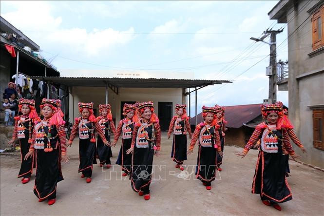 Bảo tồn nét văn hóa độc đáo dân ca, dân vũ của đồng bào dân tộc Hà Nhì Bảo tồn nét văn hóa độc đáo dân ca, dân vũ của đồng bào dân tộc Hà Nhì