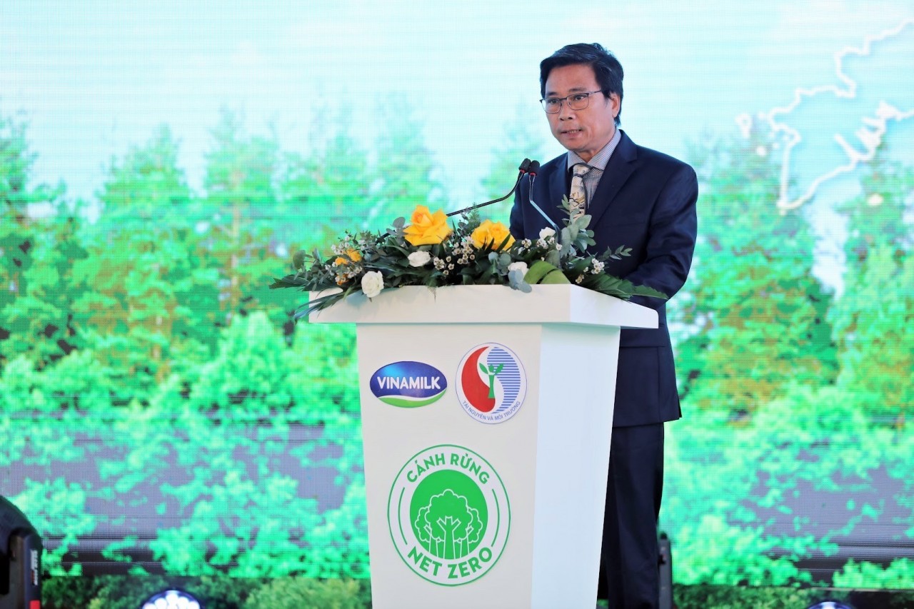 Ông Lê Hoàng Minh – Giám đốc Điều hành Sản xuất Vinamilk chia sẻ về cam kết của doanh nghiệp đối với dự án. Ông Lê Hoàng Minh – Giám đốc Điều hành Sản xuất Vinamilk chia sẻ về cam kết của doanh nghiệp đối với dự án.