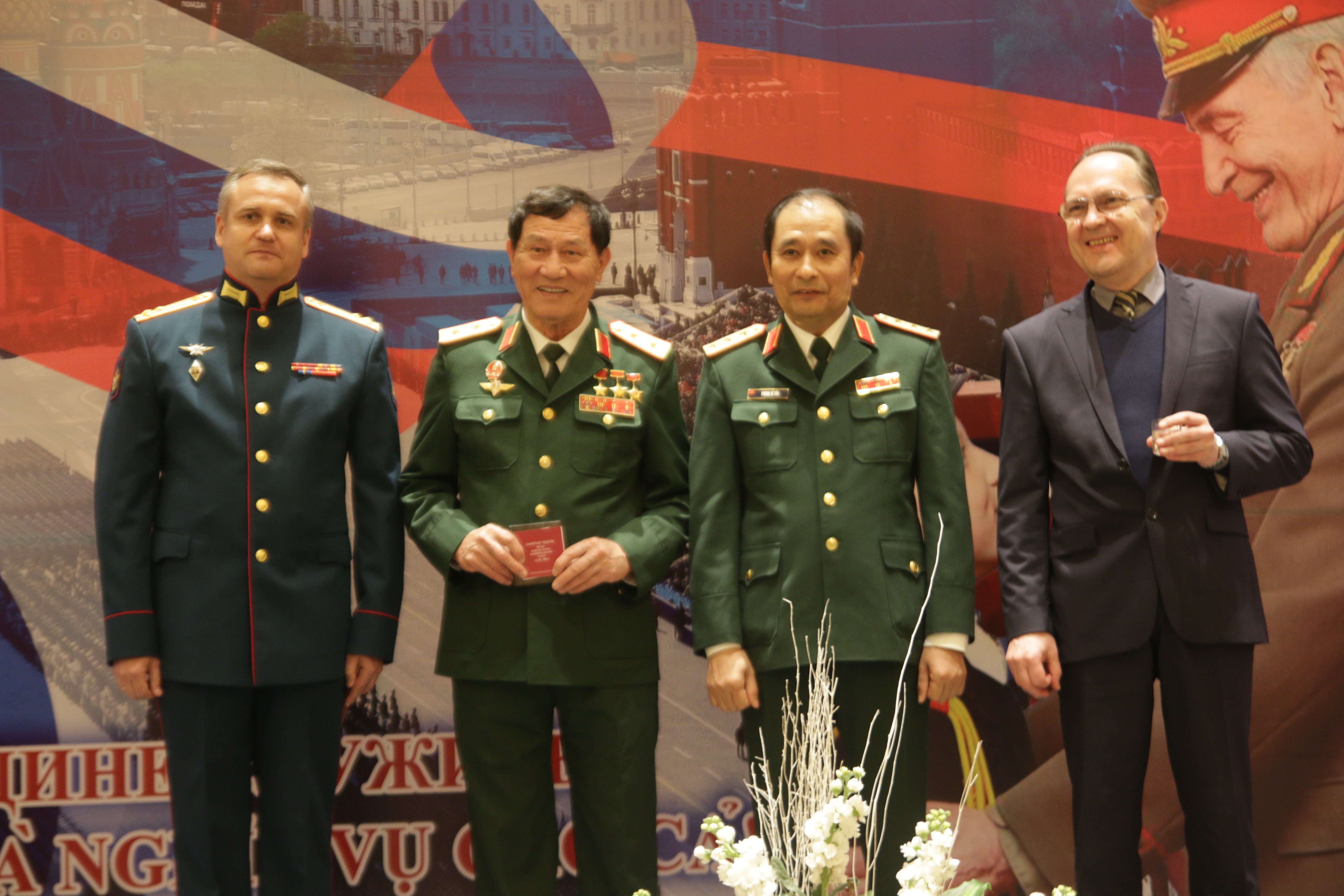 Kỷ niệm Ngày Bảo vệ Tổ quốc Nga tại Hà Nội Kỷ niệm Ngày Bảo vệ Tổ quốc Nga tại Hà Nội