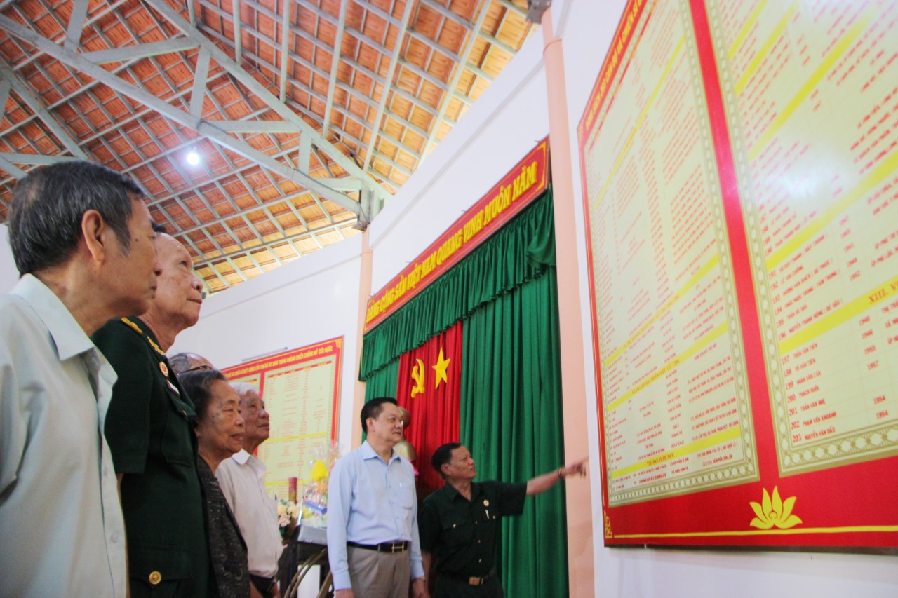 Cần Thơ: Đưa danh sách 203 cán bộ, chiến sĩ biệt động hy sinh vào nhà trưng bày khu di tích Vườn Mận Cần Thơ: Đưa danh sách 203 cán bộ, chiến sĩ biệt động hy sinh vào nhà trưng bày khu di tích Vườn Mận