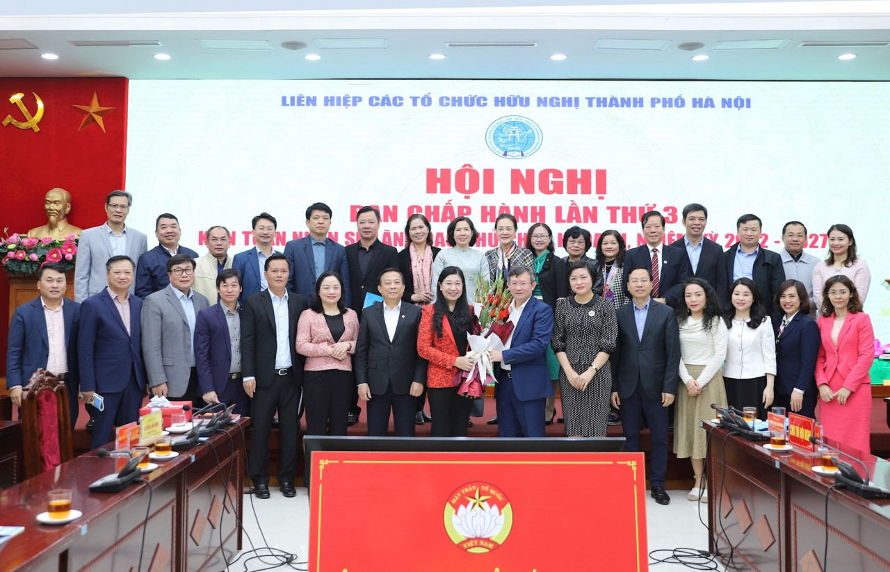 Các đại biểu tham dự Hội nghị Ban chấp hành khóa VI lần thứ 3 của HAUFO. Các đại biểu tham dự Hội nghị Ban chấp hành khóa VI lần thứ 3 của HAUFO.