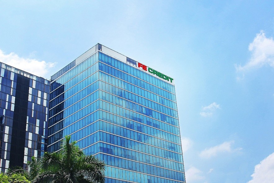 FE CREDIT and its Efforts to FE CREDIT and its Efforts to