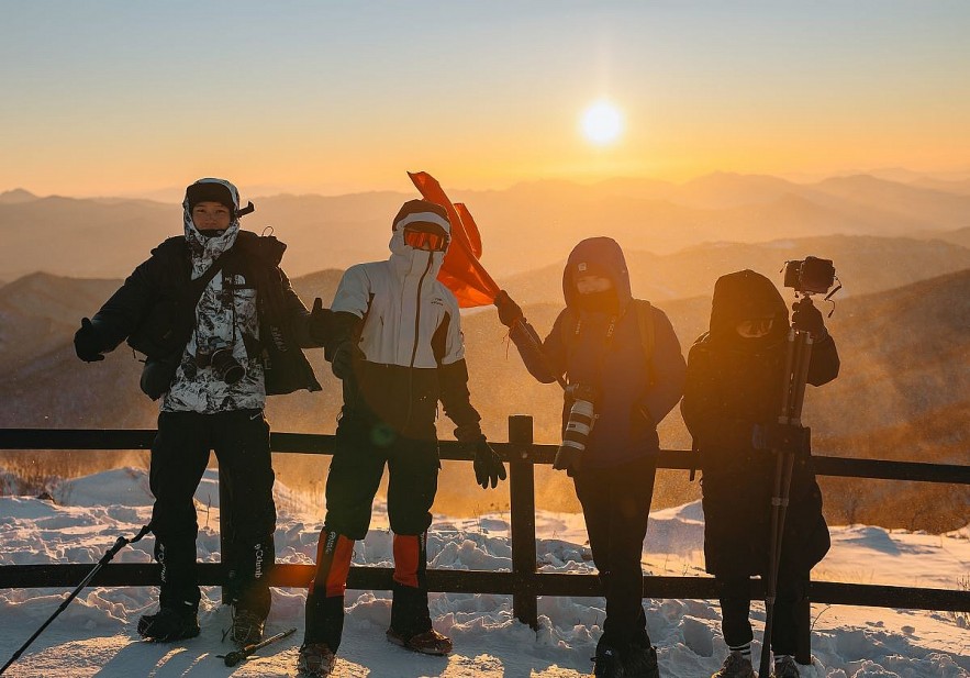 The Journey to Conquer Nature of a Vietnamese Man in Korea Vietnamese Man Conquers Korean Mountains