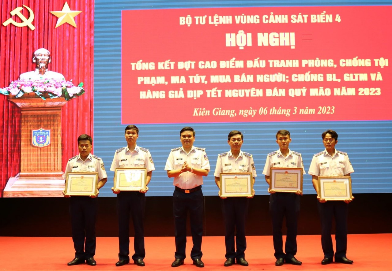 Cảnh sát biển tổng kết Đợt cao điểm đấu tranh phòng, chống tội phạm, ma túy, mua bán người Cảnh sát biển tổng kết Đợt cao điểm đấu tranh phòng, chống tội phạm, ma túy, mua bán người