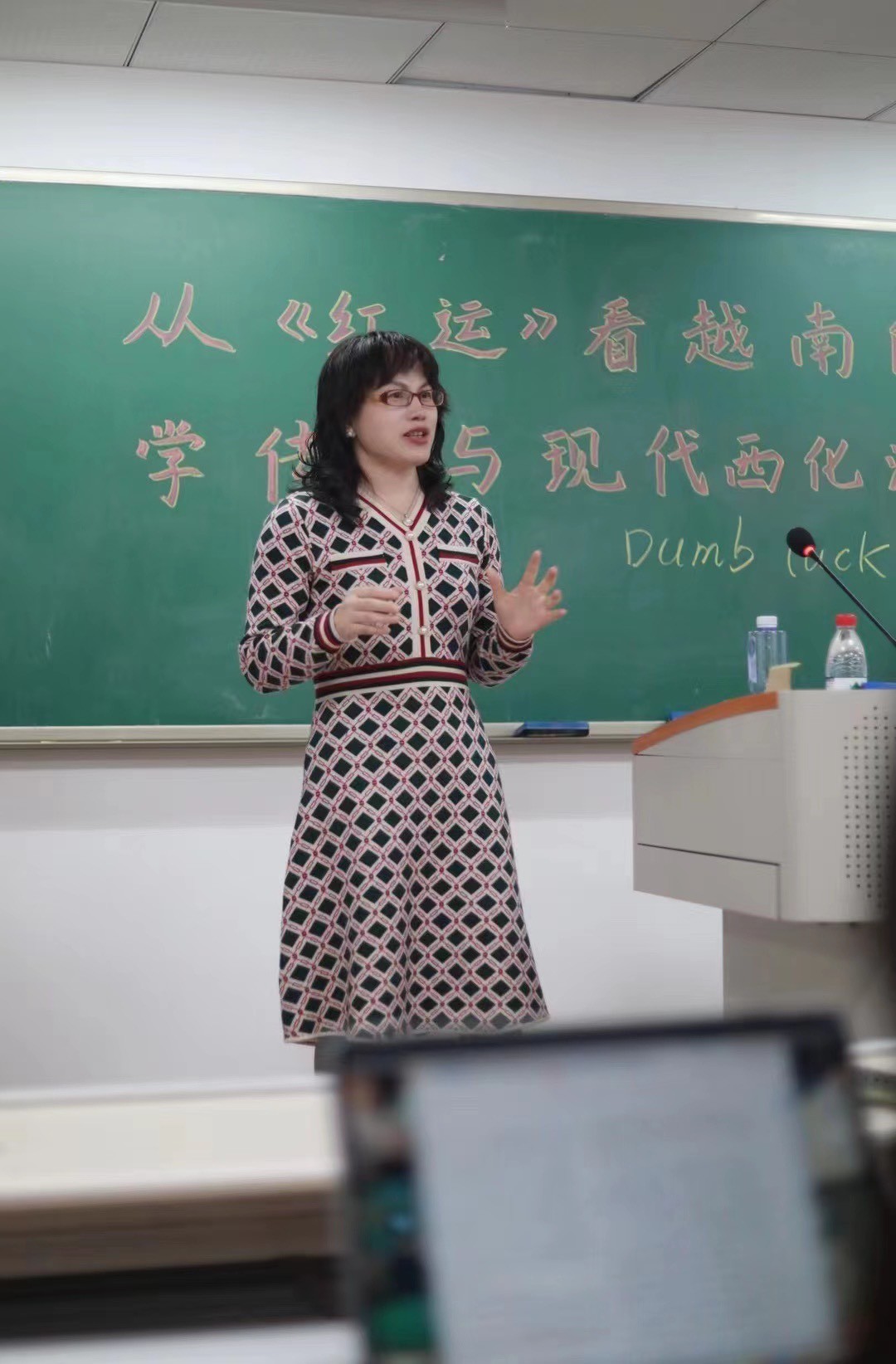 "Tôi thấy có trách nhiệm giới thiệu nhiều tác phẩm Việt hơn nữa đến độc giả Trung Quốc" "Tôi thấy có trách nhiệm giới thiệu nhiều tác phẩm Việt hơn nữa đến độc giả Trung Quốc"