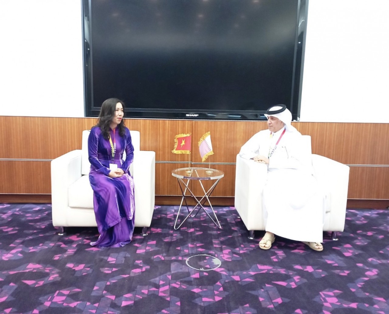 Qatar đề nghị rà soát và xem xét khả năng ký mới văn kiện hợp tác lao động với Việt Nam Qatar đề nghị rà soát và xem xét khả năng ký mới văn kiện hợp tác lao động với Việt Nam