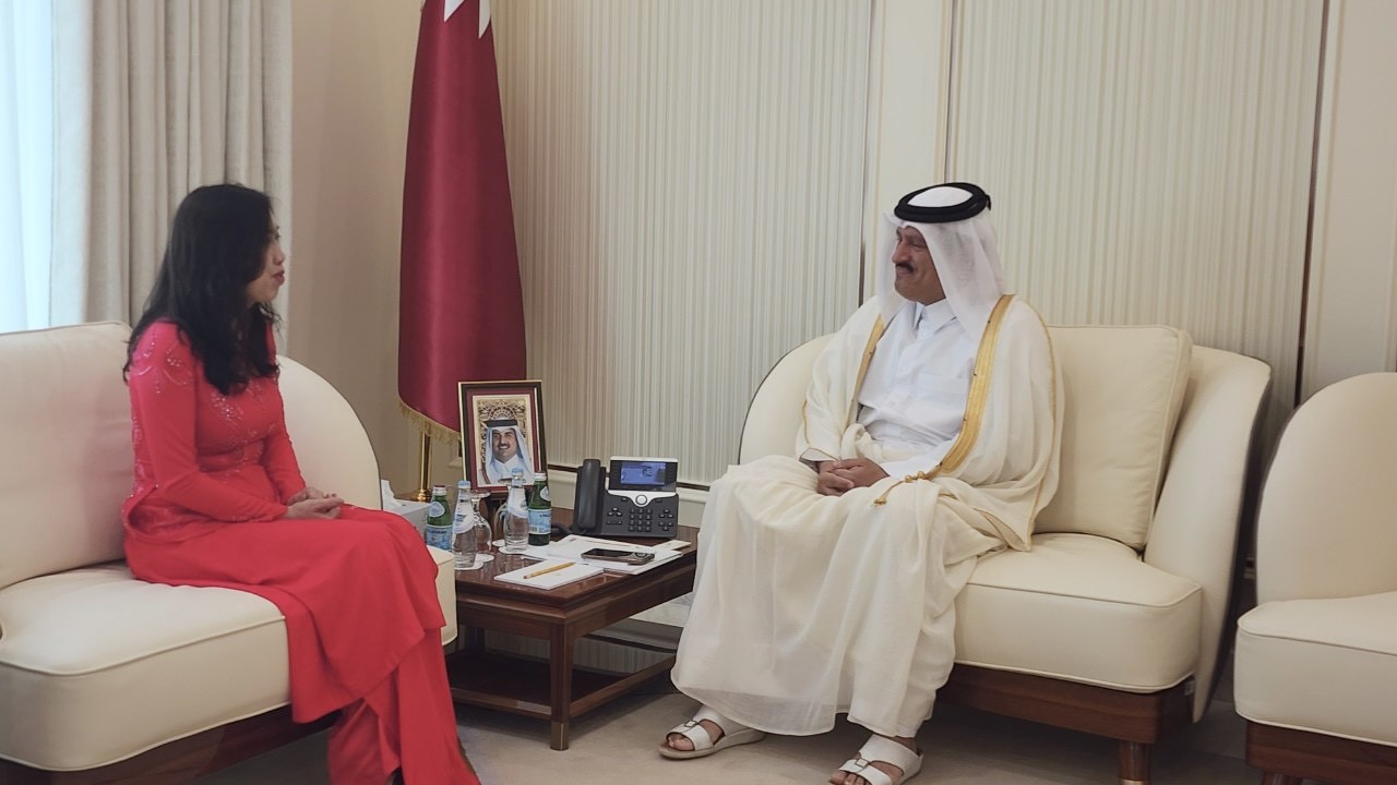 Qatar đề nghị rà soát và xem xét khả năng ký mới văn kiện hợp tác lao động với Việt Nam Qatar đề nghị rà soát và xem xét khả năng ký mới văn kiện hợp tác lao động với Việt Nam