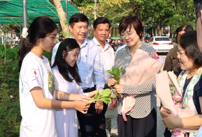 Đồng Tháp: 20 trường học hưởng lợi từ dự án “Phát triển nông nghiệp hữu cơ” Đồng Tháp: 20 trường học hưởng lợi từ dự án “Phát triển nông nghiệp hữu cơ”