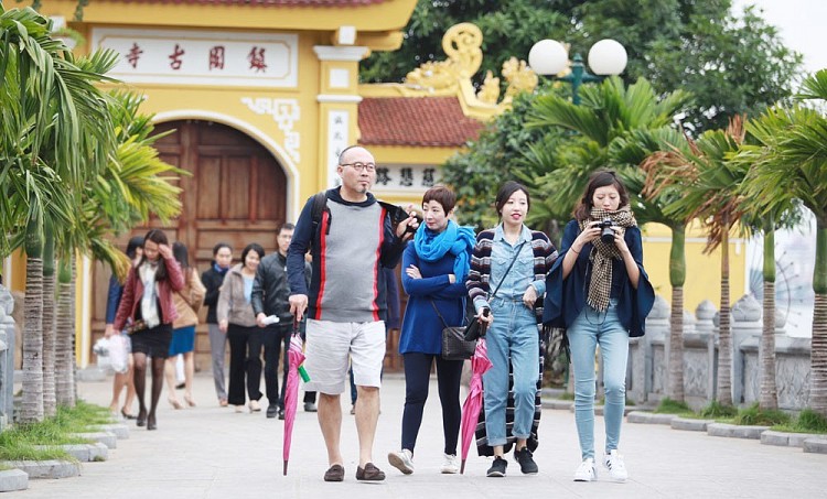 Trung Quốc cho phép mở tour du lịch theo đoàn tới Việt Nam từ 15/3 (Ảnh: Kinh tế đô thị). Trung Quốc cho phép mở tour du lịch theo đoàn tới Việt Nam từ 15/3 (Ảnh: Kinh tế đô thị).
