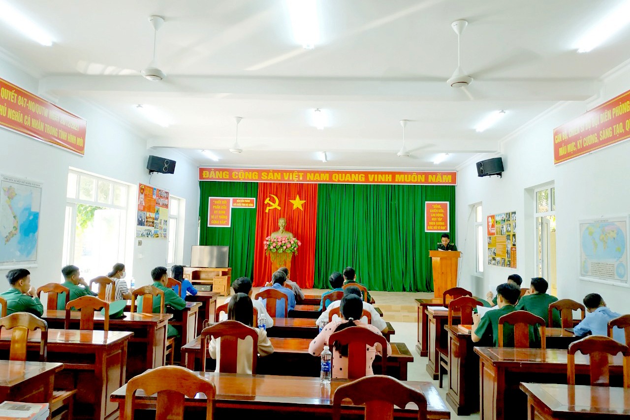 Bộ đội Biên phòng An Giang tuyên truyền phòng, chống buôn lậu thuốc nơi vùng biên Bộ đội Biên phòng An Giang tuyên truyền phòng, chống buôn lậu thuốc nơi vùng biên