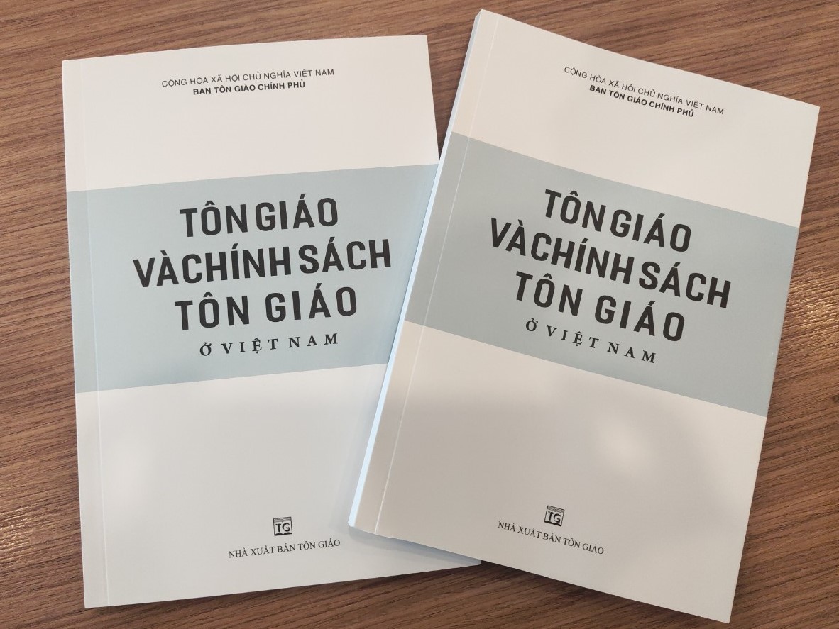 Ra mắt sách trắng "Tôn giáo và chính sách tôn giáo ở Việt Nam" Ra mắt sách trắng "Tôn giáo và chính sách tôn giáo ở Việt Nam"