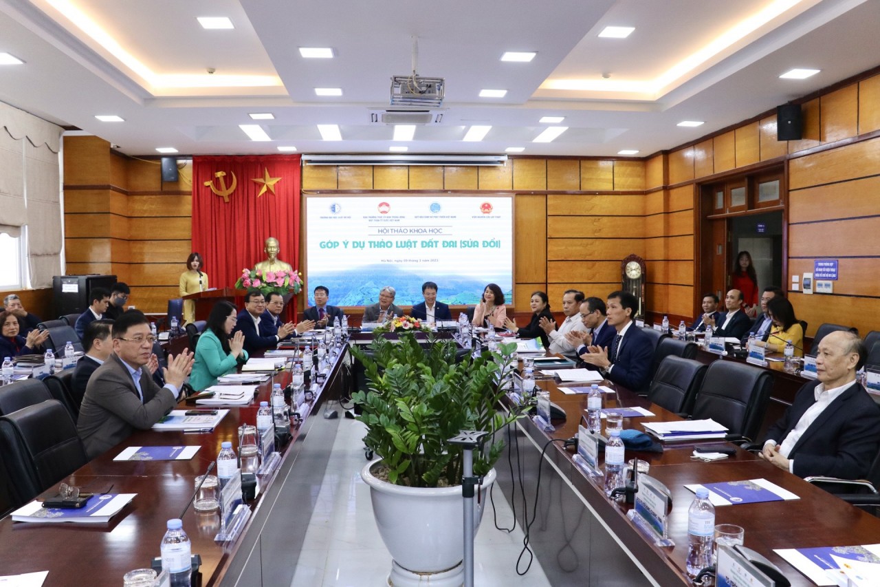Hội thảo góp ý luật Đất đai sửa đổi được tổ chức tại Trường đại học Luật Hà Nội sáng 9.3