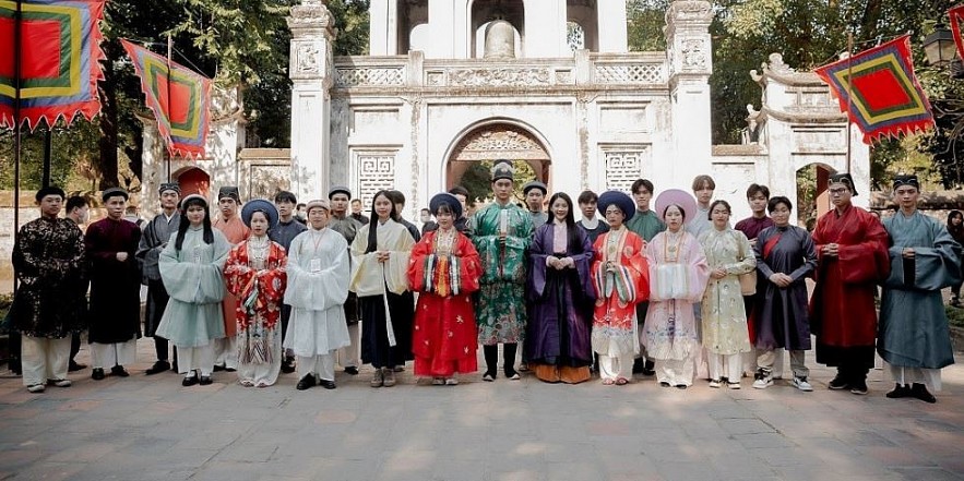 Vietnam's Ancient Costumes Are Back In Style Vietnam's Ancient Costumes Are Back In Style