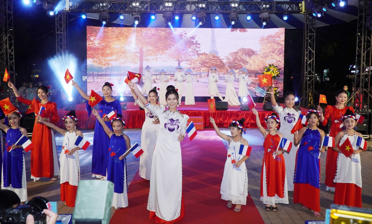 Nhiều hoạt động sôi nổi tại Ngày Hội Pháp ngữ khu vực ĐBSCL lần thứ 23 Nhiều hoạt động sôi nổi tại Ngày Hội Pháp ngữ khu vực ĐBSCL lần thứ 23