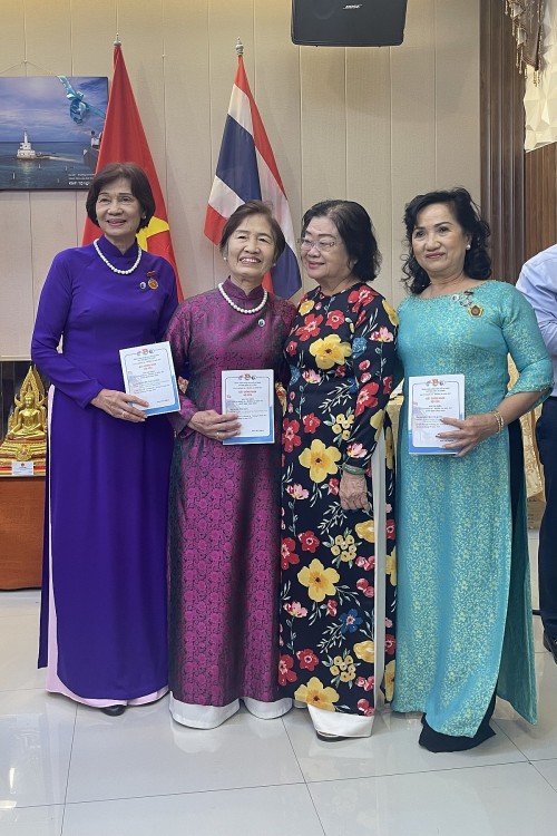 Người Việt tại Thái Lan hướng về biển đảo quê hương Người Việt tại Thái Lan hướng về biển đảo quê hương