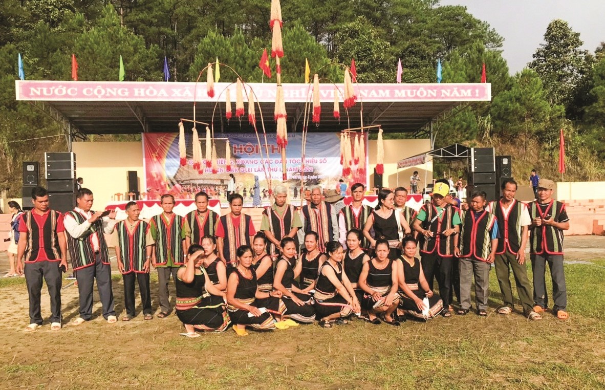 Cồng chiêng và những chiếc áo vỏ cây: Báu vật của người dân Đăk Long Cồng chiêng và những chiếc áo vỏ cây: Báu vật của người dân Đăk Long