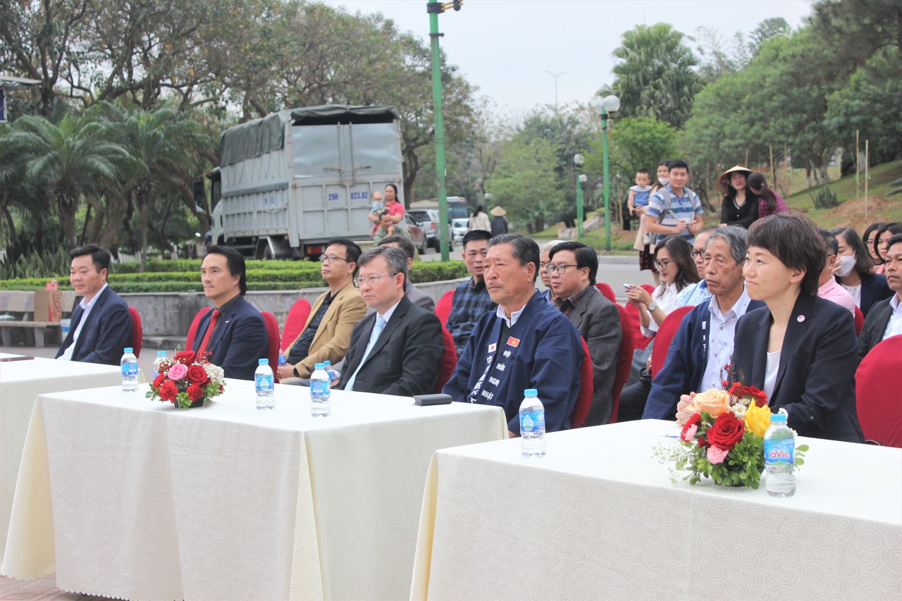 Các đại biểu tham dự buổi lễ Các đại biểu tham dự buổi lễ