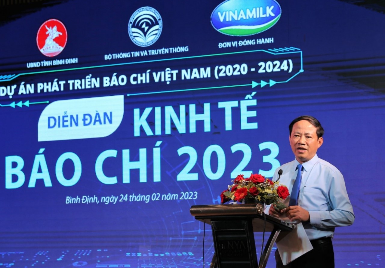 Ông Phạm Anh Tuấn, Chủ tịch UBND tỉnh Bình Định trình bày tham luận tại Diễn đàn. Ông Phạm Anh Tuấn, Chủ tịch UBND tỉnh Bình Định trình bày tham luận tại Diễn đàn.