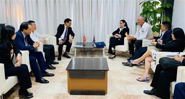 The Vietnamese delegation held talks with the head of the Cuban Supreme People’s Procuracy Yamila Peña Ojeda in Havana. Photo: VNA The Vietnamese delegation held talks with the head of the Cuban Supreme People’s Procuracy Yamila Peña Ojeda in Havana. Photo: VNA