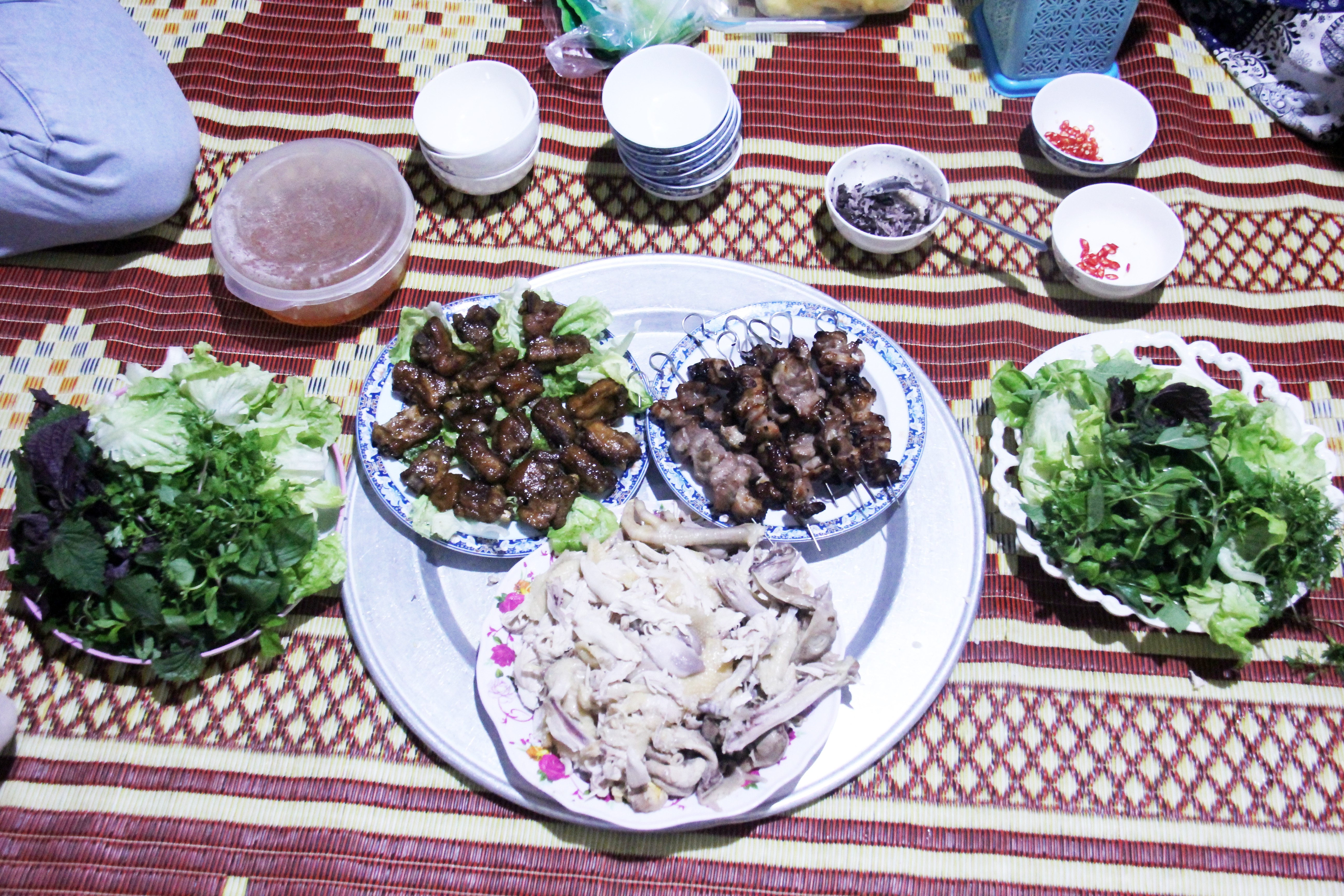 Ấm áp bữa cơm đầu tiên của lưu học sinh Lào ở nhà bố mẹ Việt Ấm áp bữa cơm đầu tiên của lưu học sinh Lào ở nhà bố mẹ Việt