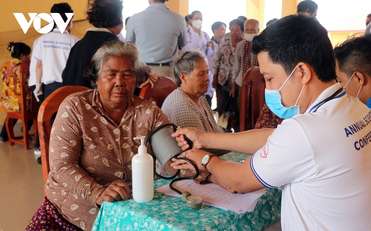 người Khmer và người gốc Việt tại huyện Baribour, tỉnh Kampong Chhnang người Khmer và người gốc Việt tại huyện Baribour, tỉnh Kampong Chhnang