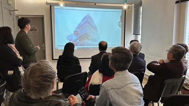 Participants to the launch of Sentiment of Overseas Vietnamese in France for Homeland