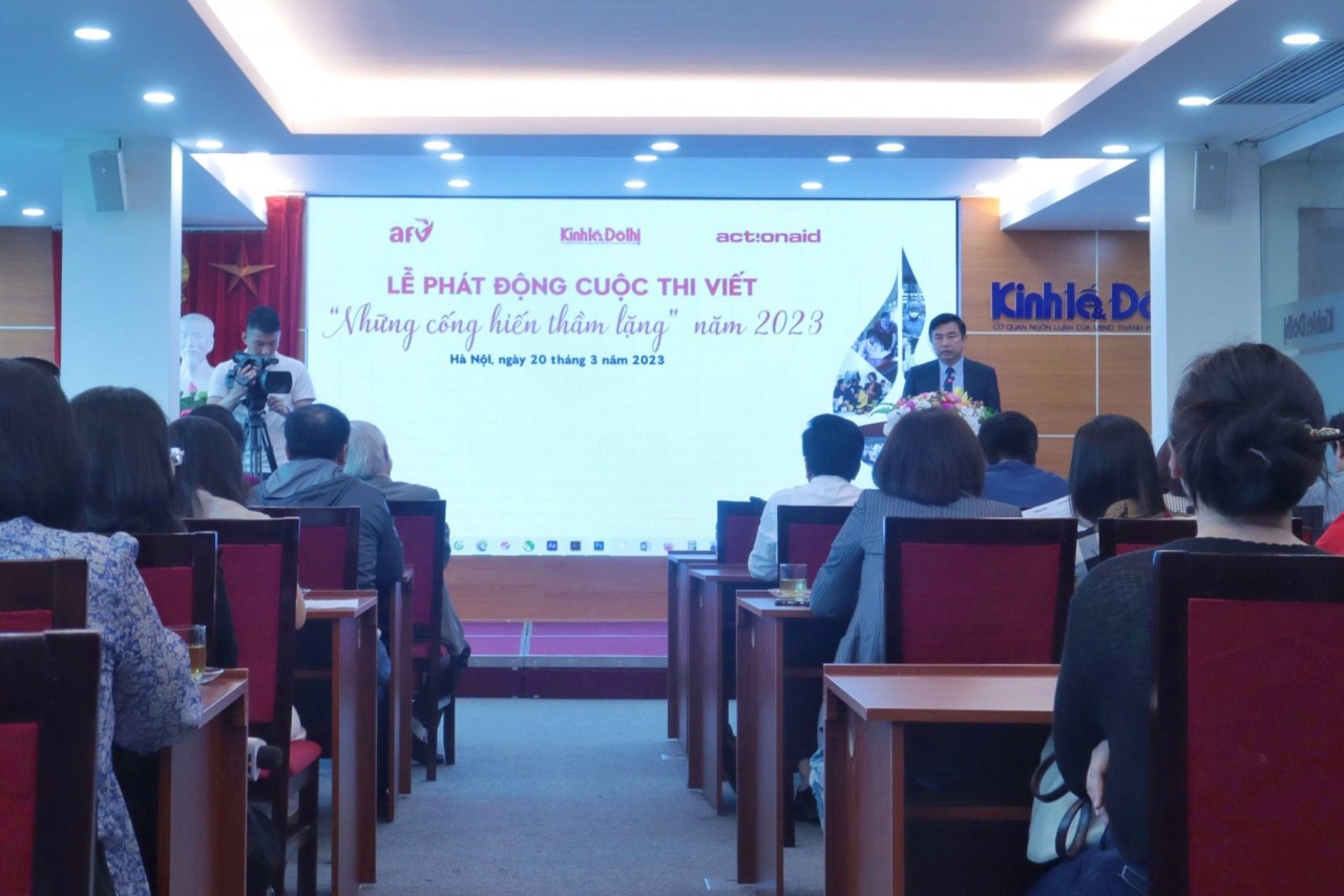 Tổng biên tập Báo Kinh tế và Đô thị, Trưởng Ban tổ chức cuộc thi Nguyễn Minh Đức phát biểu tại Lễ phát động cuộc thi (Ảnh: Trần Hạnh). Tổng biên tập Báo Kinh tế và Đô thị, Trưởng Ban tổ chức cuộc thi Nguyễn Minh Đức phát biểu tại Lễ phát động cuộc thi (Ảnh: Trần Hạnh).