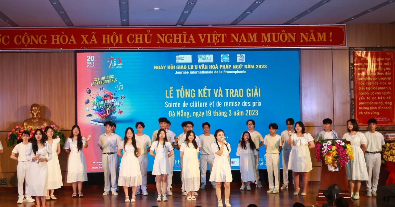 Tiết mục văn nghệ được biểu diễn tại Lễ tổng kết Ngày hội Giao lưu văn hóa Pháp ngữ 2023. Tiết mục văn nghệ được biểu diễn tại Lễ tổng kết Ngày hội Giao lưu văn hóa Pháp ngữ 2023.