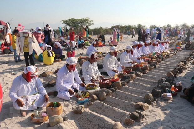 Tết Ramưwan: Lễ hội văn hóa đặc sắc của người Chăm ở Bình Thuận | Văn hóa | Vietnam+ (VietnamPlus)